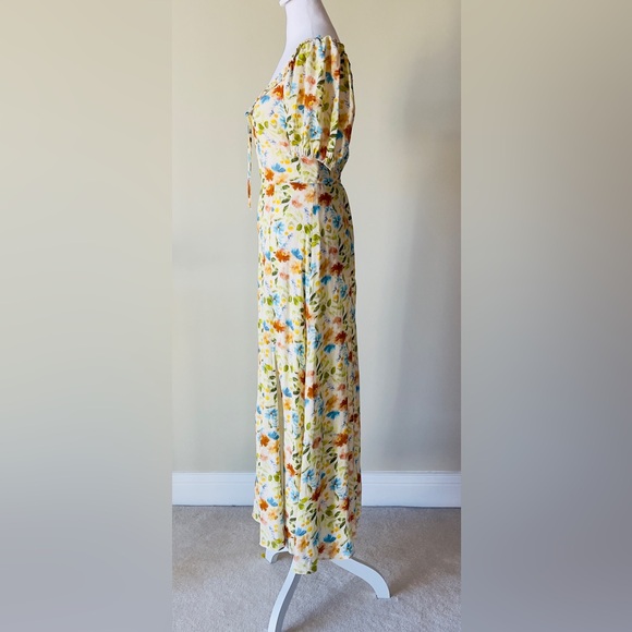 ASTR The Label NWOT Floral Puff Sleeve Midi Dress with Front Side Slit Size M - Picture 7 of 12